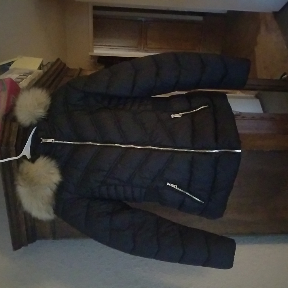 LA Coalition black coat with faux fur hood. Size XL
